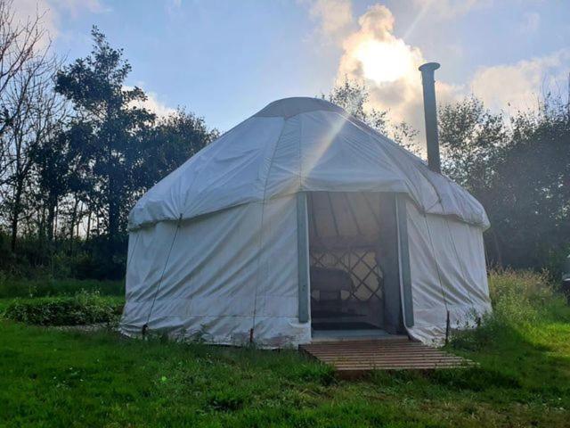 Mill Haven Place Glamping Yurt 3 Хаверфордуэст Экстерьер фото